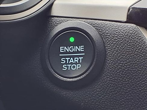 Used 2022 Ford Escape SEL image 13