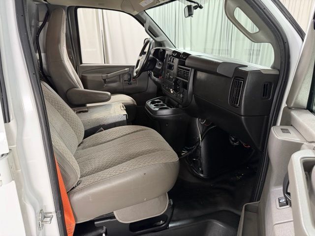 Used 2019 Chevrolet Express 2500 w/ Driver Convenience Package RWD image 10