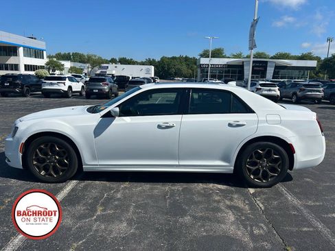 Used 2016 Chrysler 300 S w/ 300S Premium Group AWD/4WD image 8