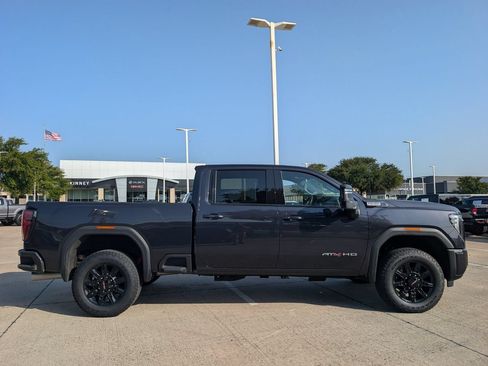 Used 2026 GMC Sierra 2500 AT4 AWD/4WD image 3