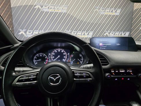 Used 2020 MAZDA MAZDA3 Hatchback FWD image 18