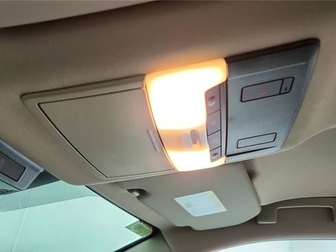 Used 2025 Nissan Rogue SV image 19