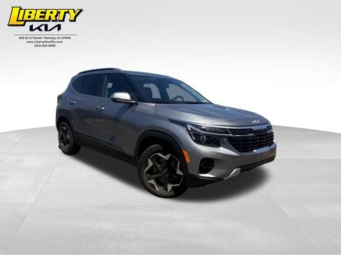 Used 2024 Kia Seltos EX AWD/4WD image 1
