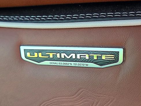 Used 2023 GMC Sierra 1500 Denali Ultimate AWD/4WD image 10