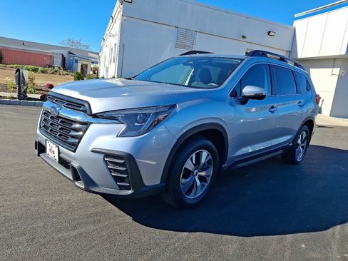 Certified 2023 Subaru Ascent Premium w/ Convenience Package image 3