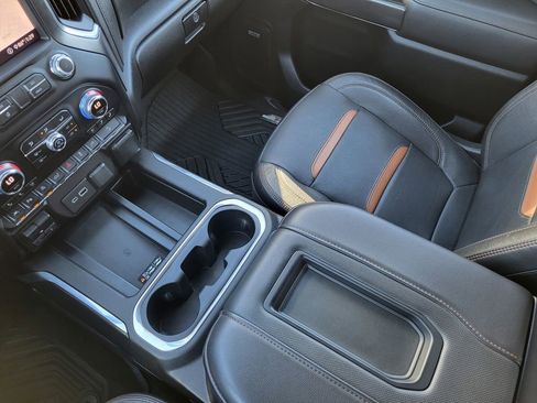 Used 2020 GMC Sierra 1500 AT4 w/ Off-Road Performance Package image 17