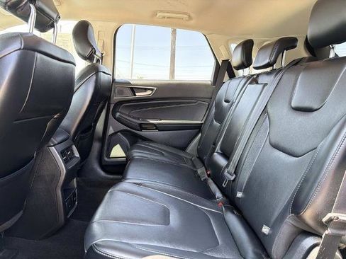 Certified 2019 Ford Edge Titanium FWD image 18
