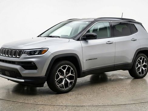Used 2025 Jeep Compass Limited image 3