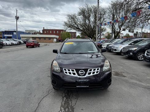 Used 2015 Nissan Rogue S w/ Convenience Package AWD/4WD image 10