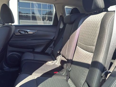 Used 2020 Nissan Rogue SV image 36