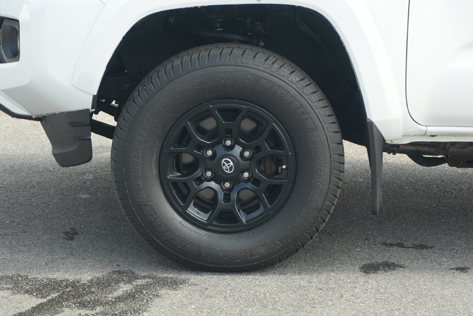 Used 2021 Toyota Tacoma SR5 AWD/4WD image 11