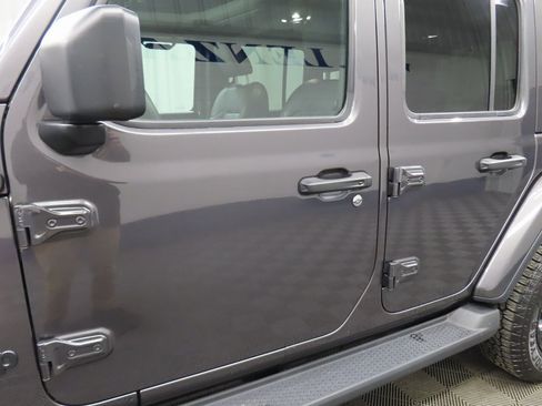 Used 2021 Jeep Wrangler Unlimited Sahara image 40