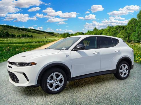 New 2025 Dodge Hornet GT w/ Tech Pack AWD/4WD image 2