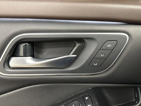 Used 2022 Nissan Rogue Platinum w/ Head-Up Display Package AWD/4WD image 16