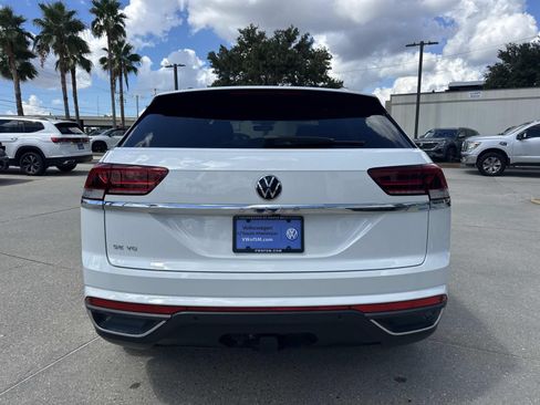 Used 2023 Volkswagen Atlas Cross Sport SE w/ Panoramic Sunroof Package FWD image 6