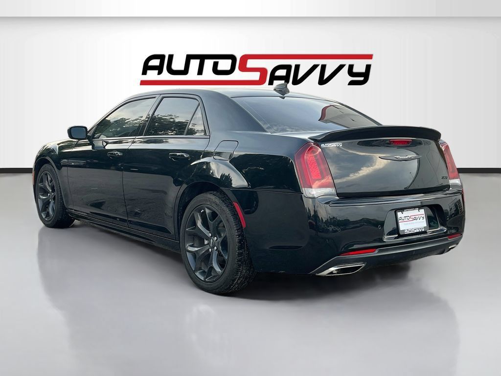 Used 2022 Chrysler 300 Touring L w/ Comfort Group RWD image 5