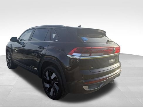 Used 2025 Volkswagen Atlas Cross Sport SE FWD image 30