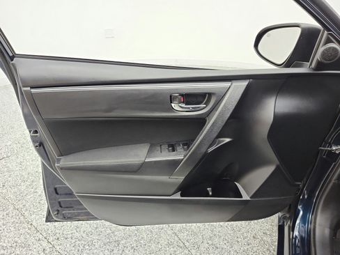 Used 2019 Toyota Corolla LE w/ Carpet Mat Package (TMS) FWD image 14