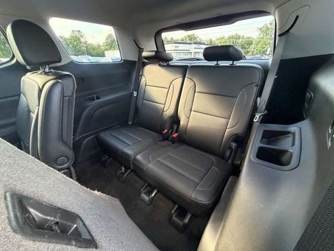 Used 2020 GMC Acadia SLT FWD image 29