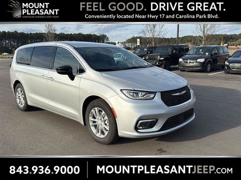 New 2026 Chrysler Pacifica Select image 1