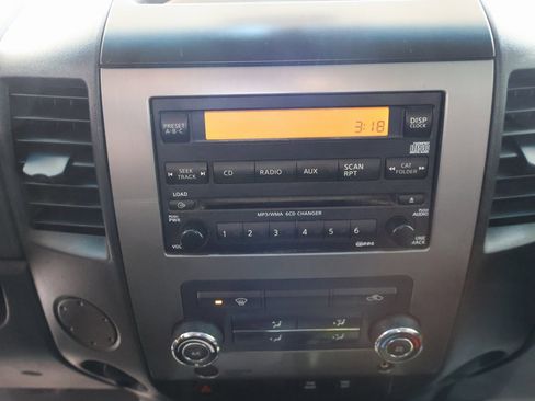 Used 2010 Nissan Titan SE w/ SE Value Truck Pkg image 19