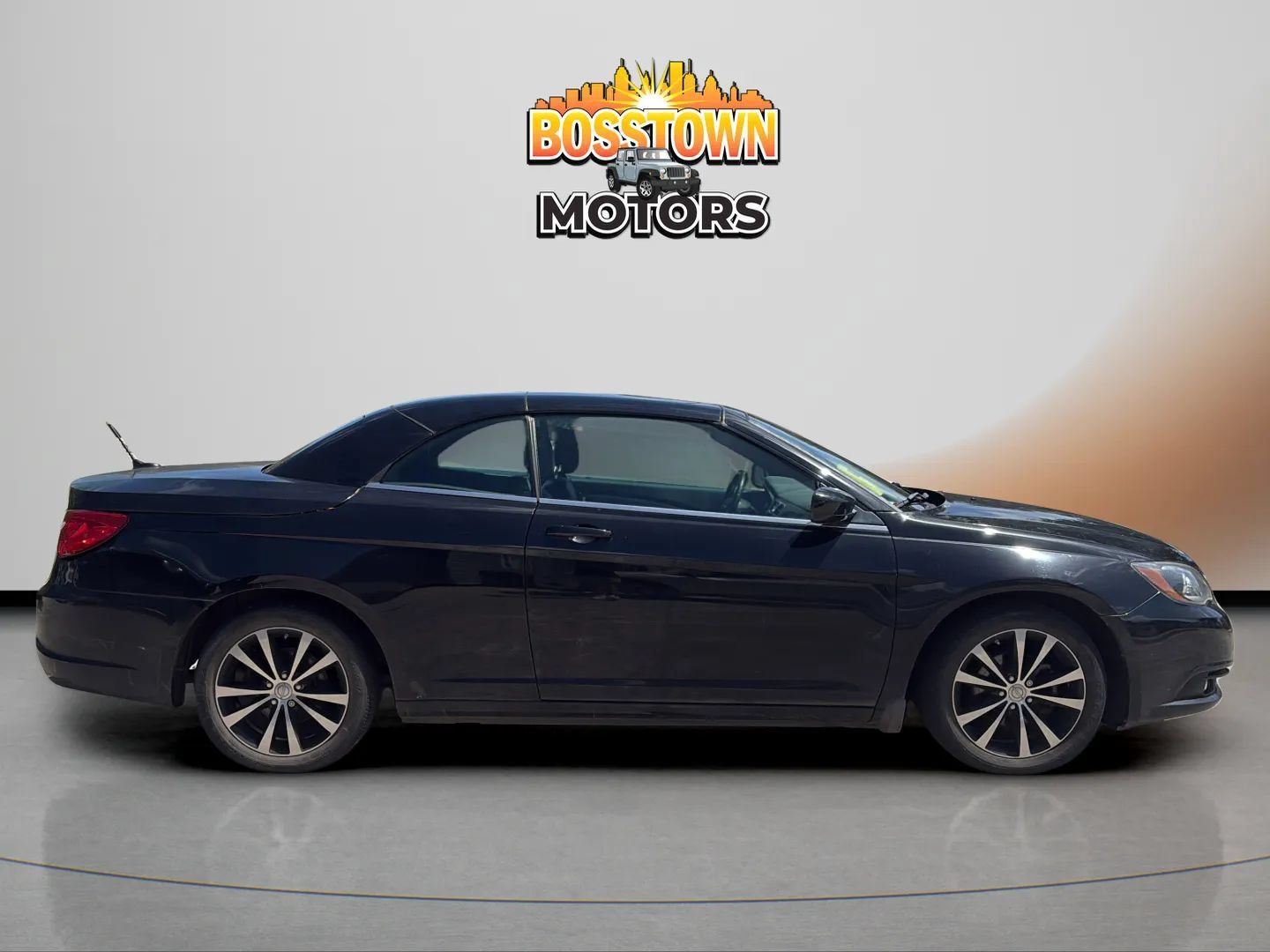 Used 2013 Chrysler 200 S FWD image 9