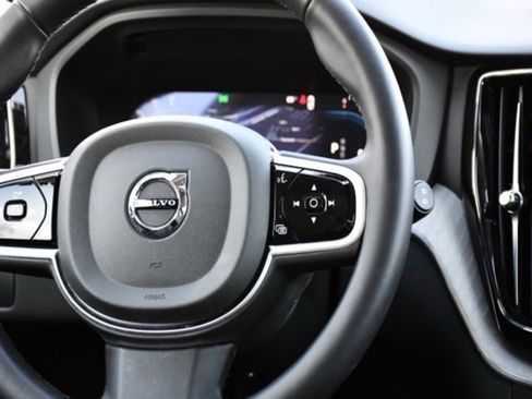 Certified 2025 Volvo XC60 B5 Plus w/ Climate Package image 21