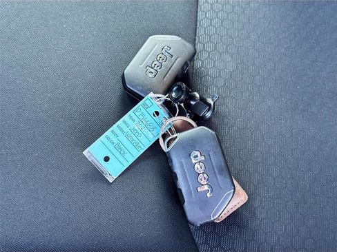 Used 2021 Jeep Wrangler Rubicon w/ Cold Weather Group image 27