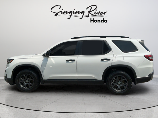 Used 2025 Honda Pilot TrailSport image 4