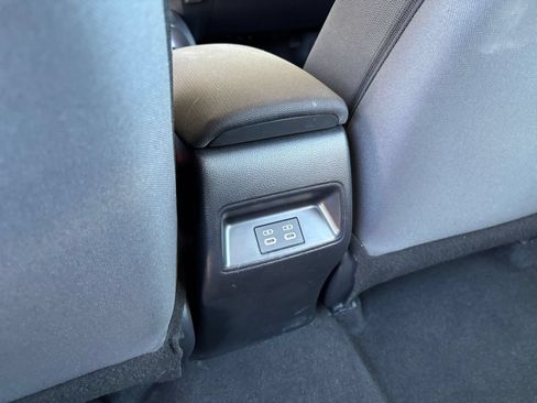 Used 2025 Toyota Corolla LE FWD image 21