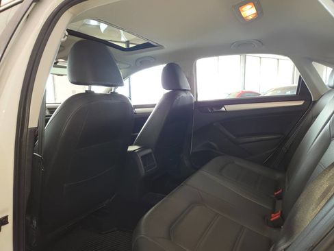 Used 2012 Volkswagen Passat 2.5 SE FWD image 22