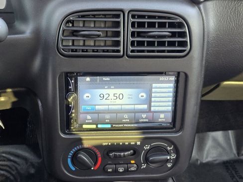 Used 2001 Saturn S-Series SL2 image 12