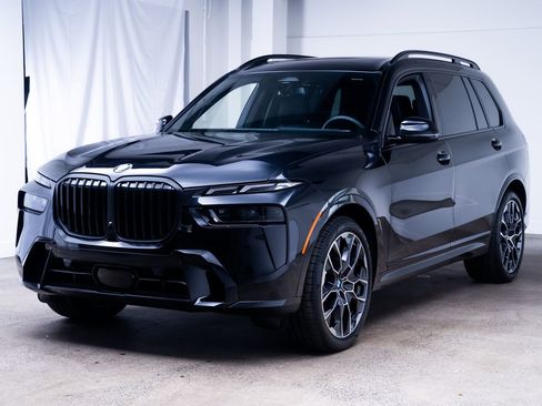 Used 2025 BMW X7 xDrive40i w/ M Sport Package AWD/4WD image 3