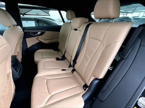 Used 2023 Audi Q8 Premium w/ Black Optic Package image 21