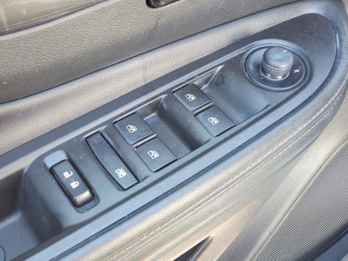 Used 2020 Buick Encore Preferred FWD image 23