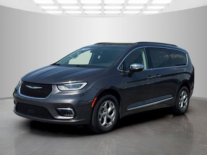 Certified 2023 Chrysler Pacifica Limited w/ Trailer Tow Group