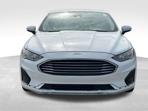 Used 2019 Ford Fusion SE image 2