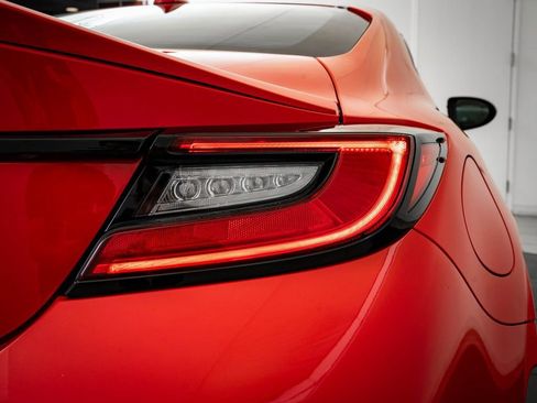 Used 2024 Toyota GR86 Premium image 9