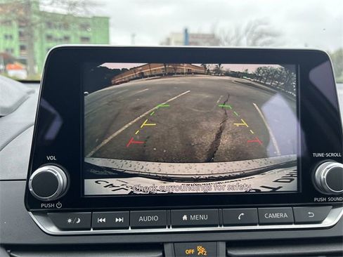 Used 2025 Nissan Altima 2.5 SV image 34