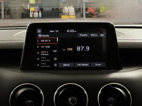 Used 2018 Kia Stinger GT2 image 18