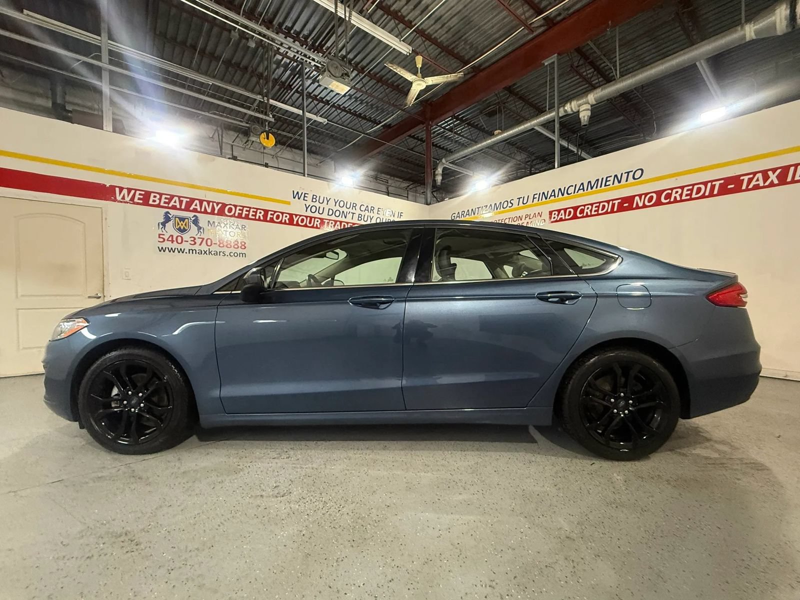 Used 2019 Ford Fusion SE w/ Equipment Group 151A FWD image 11