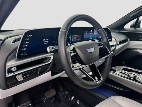 Used 2024 Cadillac Lyriq Luxury RWD image 11