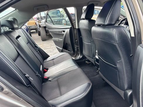 Used 2017 Toyota Corolla LE FWD image 13
