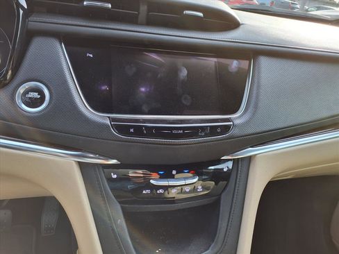 Used 2017 Cadillac XT5 Luxury w/ Driver Awareness Package image 14
