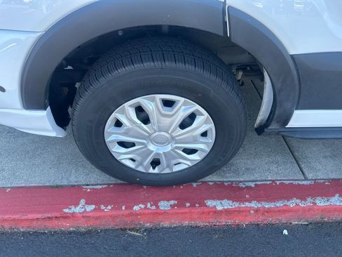 Used 2024 Ford Transit 350 XLT image 23