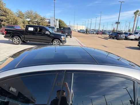 Used 2019 Mercedes-Benz E 300 w/ Premium 1 Package image 10