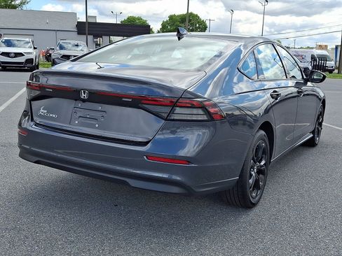 Certified 2025 Honda Accord SE image 6