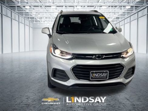 Used 2022 Chevrolet Trax LT w/ Driver Confidence Package image 4