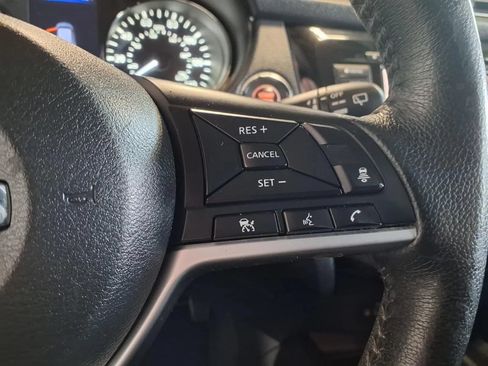 Used 2018 Nissan Rogue SV w/ Premium Package AWD/4WD image 25