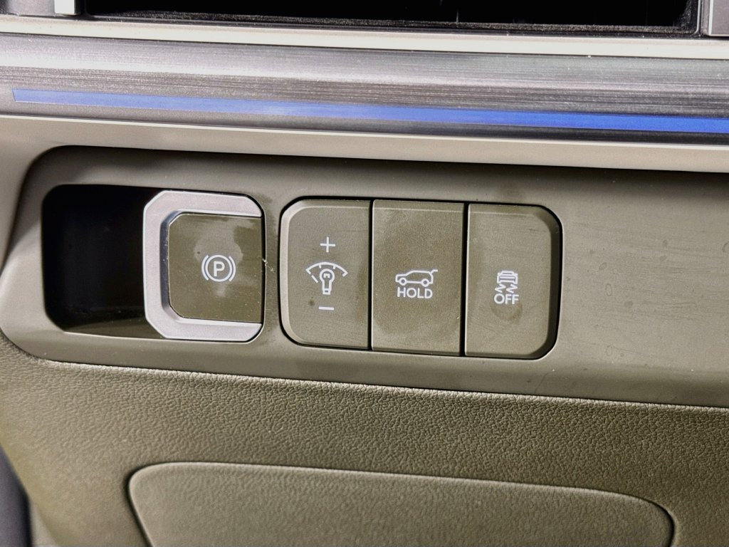 Used 2024 Hyundai Santa Fe Calligraphy AWD/4WD image 19